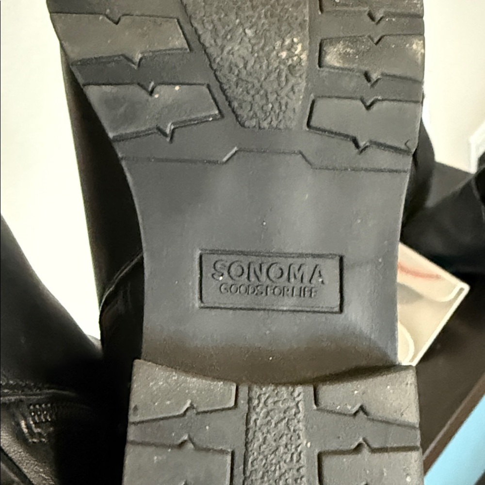 Sonoma Classic Black Ankle Booties - Picture 7 of 7